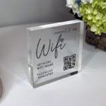 ⁦لوحة بيانات الواي فاي الذكية – لمسة ضيافة عصرية وفخمة⁩ - الصورة ⁦5⁩